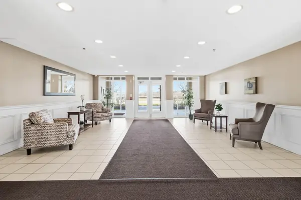 4450 fairview ST S #305, Burlington, ON L7L 7K7