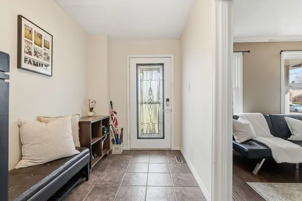 18 Cotswold CT, Halton Hills, ON L7G 5E5