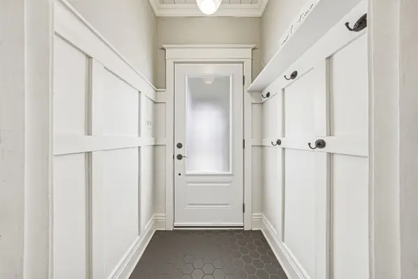 6 Nelles BLVD, Grimsby, ON L3M 3R1