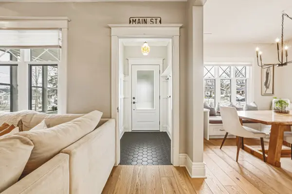 6 Nelles BLVD, Grimsby, ON L3M 3R1