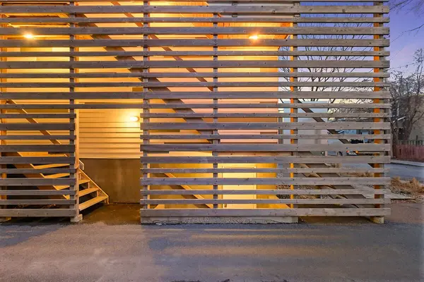 67 Pinhey ST, West Centre Town, ON K1Y 1T5