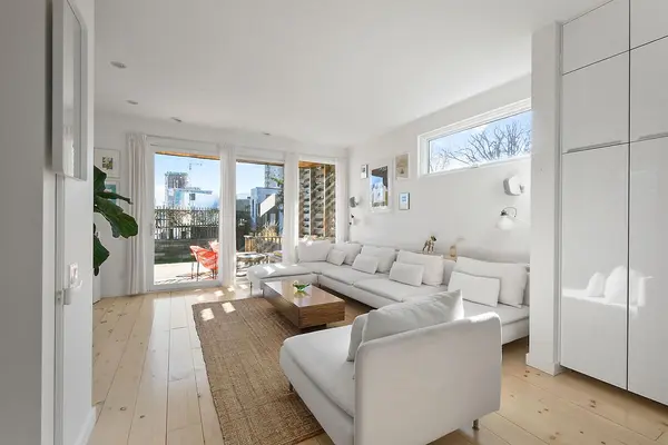 67 Pinhey ST, West Centre Town, ON K1Y 1T5