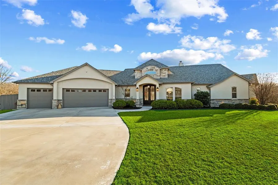 110 Live Oak Court, Willow Park, TX 76087