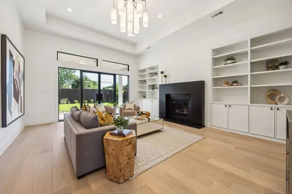 3379 Townsend Drive, Dallas, TX 75229