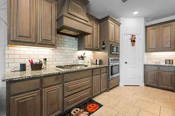 1112 Bear Oak Drive, Burleson, TX 76028