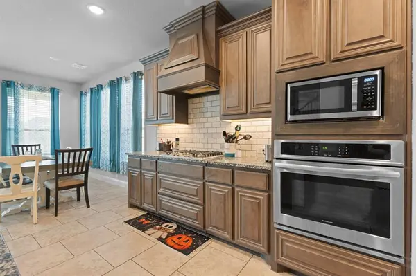 1112 Bear Oak Drive, Burleson, TX 76028