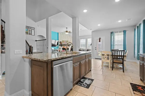 1112 Bear Oak Drive, Burleson, TX 76028