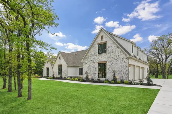 1716 Private, Burleson, TX 76028