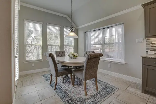 627 Bridgewater Street, Euless, TX 76039