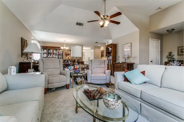 1051 Summit Park, Lewisville, TX 75077