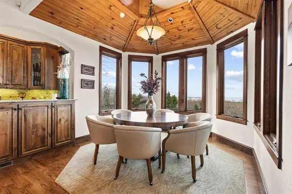 220 Oak Hills Drive, Pottsboro, TX 75076