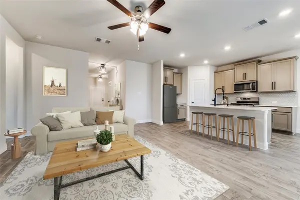 10929 Gold Pan Trail, Aubrey, TX 76227