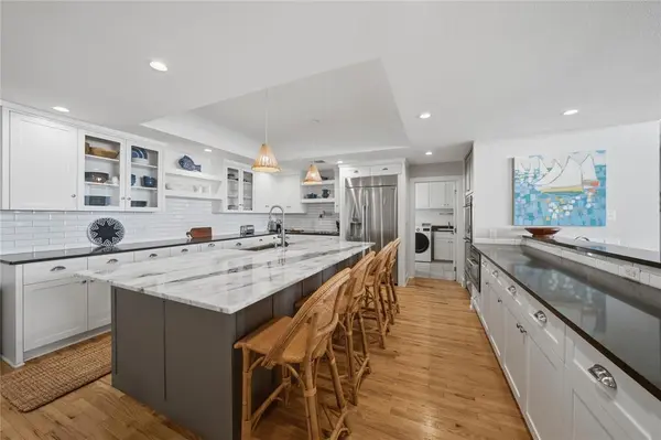 648 Enchanted Isles Drive, Mabank, TX 75156