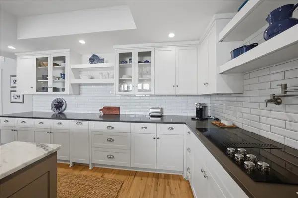 648 Enchanted Isles Drive, Mabank, TX 75156