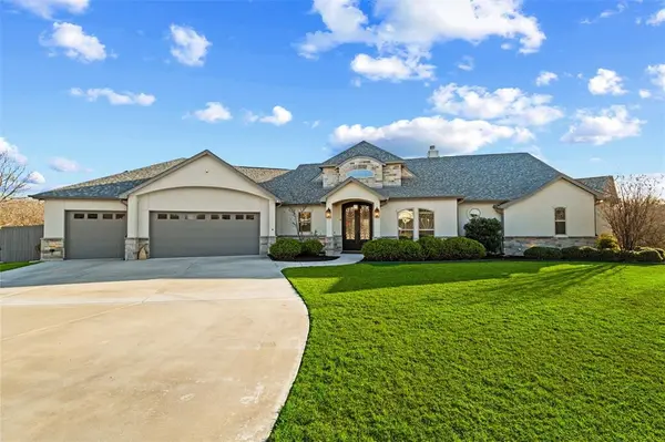 110 Live Oak Court, Willow Park, TX 76087