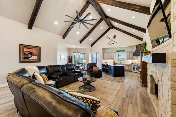 110 Live Oak Court, Willow Park, TX 76087