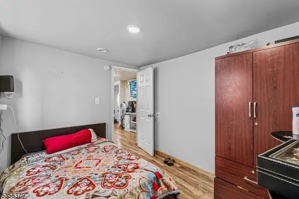 316-318 John St, Elizabeth City, NJ 07202