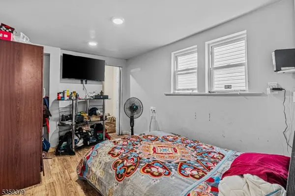 316-318 John St, Elizabeth City, NJ 07202