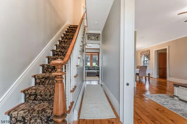 57 Main St, Lebanon Boro, NJ 08833