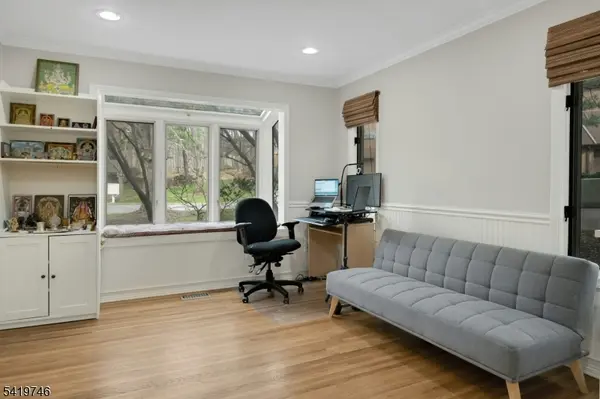 34 Lockley Ct, Mountain Lakes Boro, NJ 07046