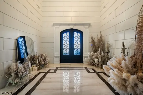 6 Deer Trail Rd, Saddle River Boro, NJ 07458