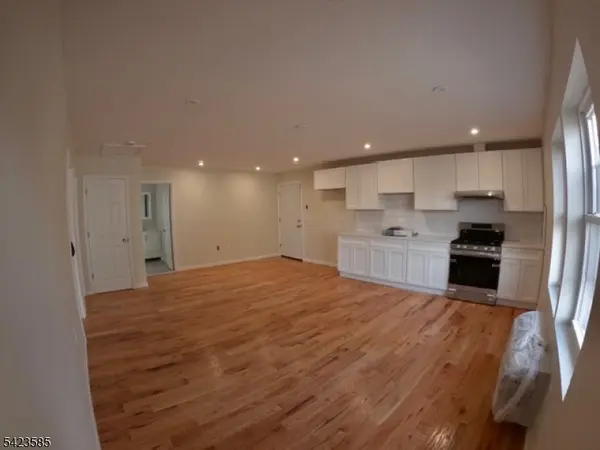 520 Bayway Ave #2A, Elizabeth City, NJ 07202