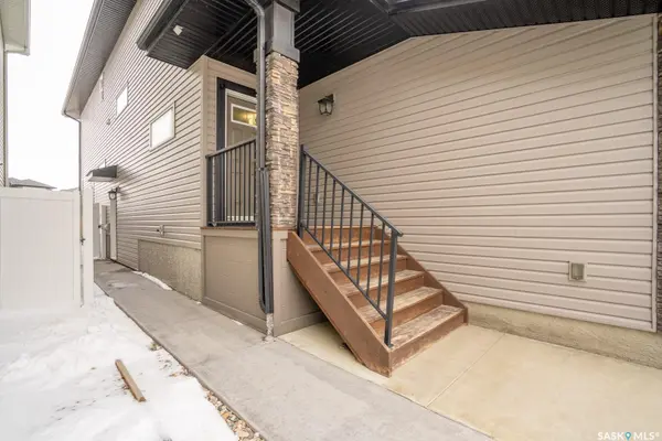 5144 Green CRESCENT E, Regina, SK S4V 3S9