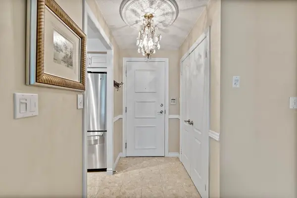 2111 Lake Shore BLVD W #506, Toronto W06, ON M8V 4B2