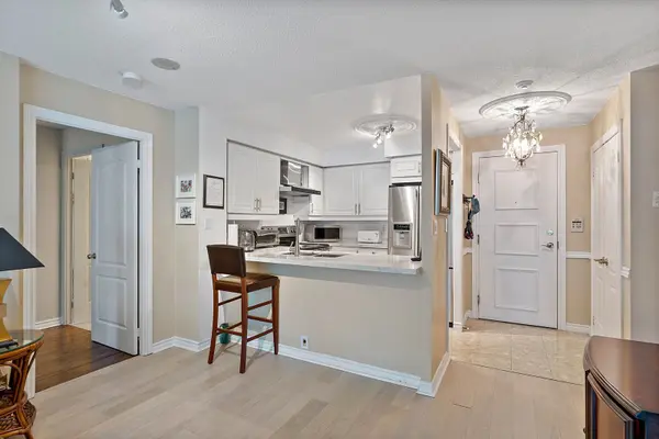 2111 Lake Shore BLVD W #506, Toronto W06, ON M8V 4B2