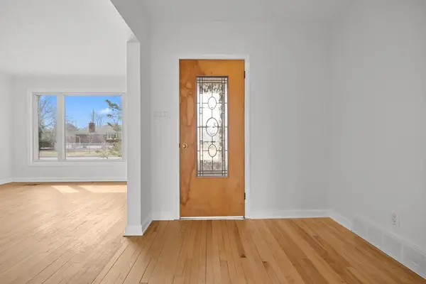 777 Cork ST, Elmvale Acres And Area, ON K1G 1X8