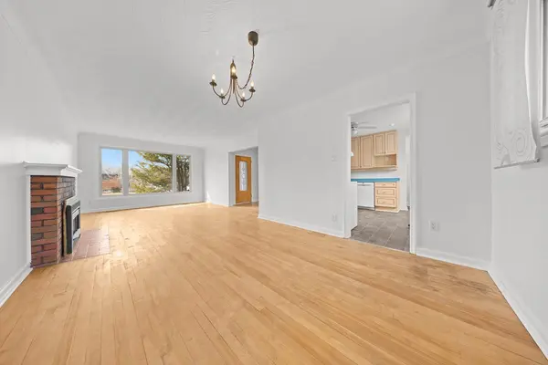 777 Cork ST, Elmvale Acres And Area, ON K1G 1X8