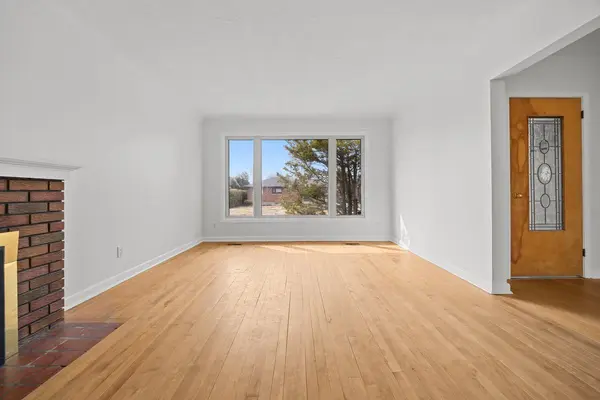 777 Cork ST, Elmvale Acres And Area, ON K1G 1X8