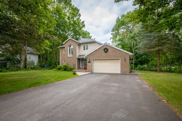 110 Forest Glen DR, Gravenhurst, ON P1P 1A1