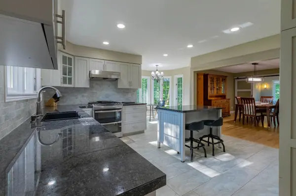 110 Forest Glen DR, Gravenhurst, ON P1P 1A1