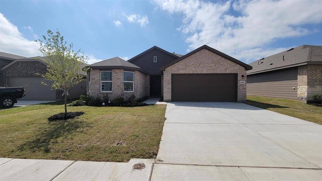 2205 WHITE BUFFALO Way, Fort Worth, TX 76036