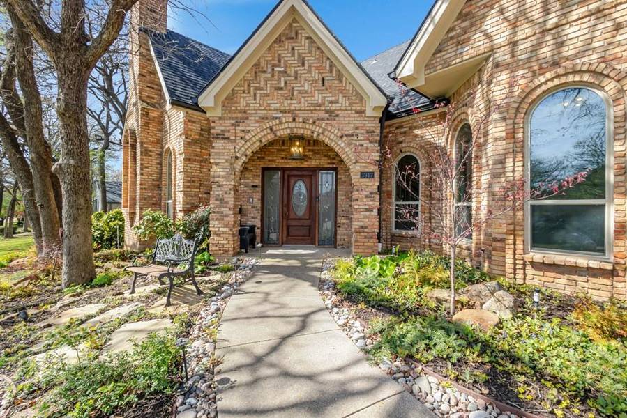 3917 Laurel Lane, Bedford, TX 76021
