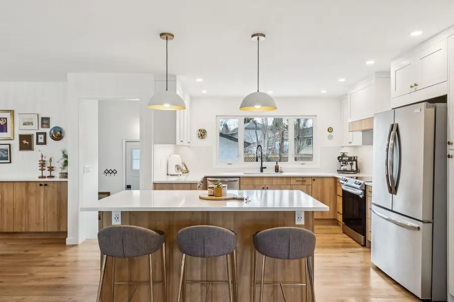 931 Parkwood DR SE, Calgary, AB T2J 3W9