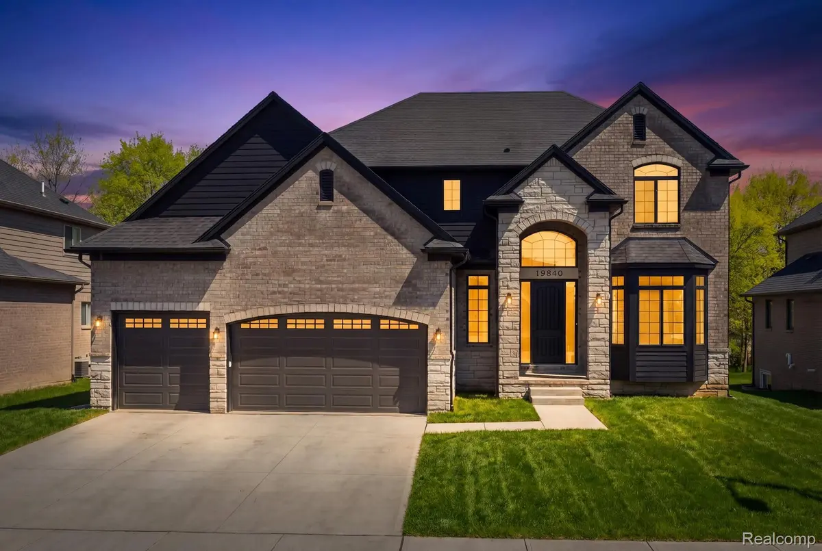19840 Tranquility DR, Macomb Township, MI 48042