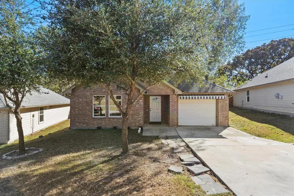 2914 Victorian Forest Drive, Dallas, TX 75227