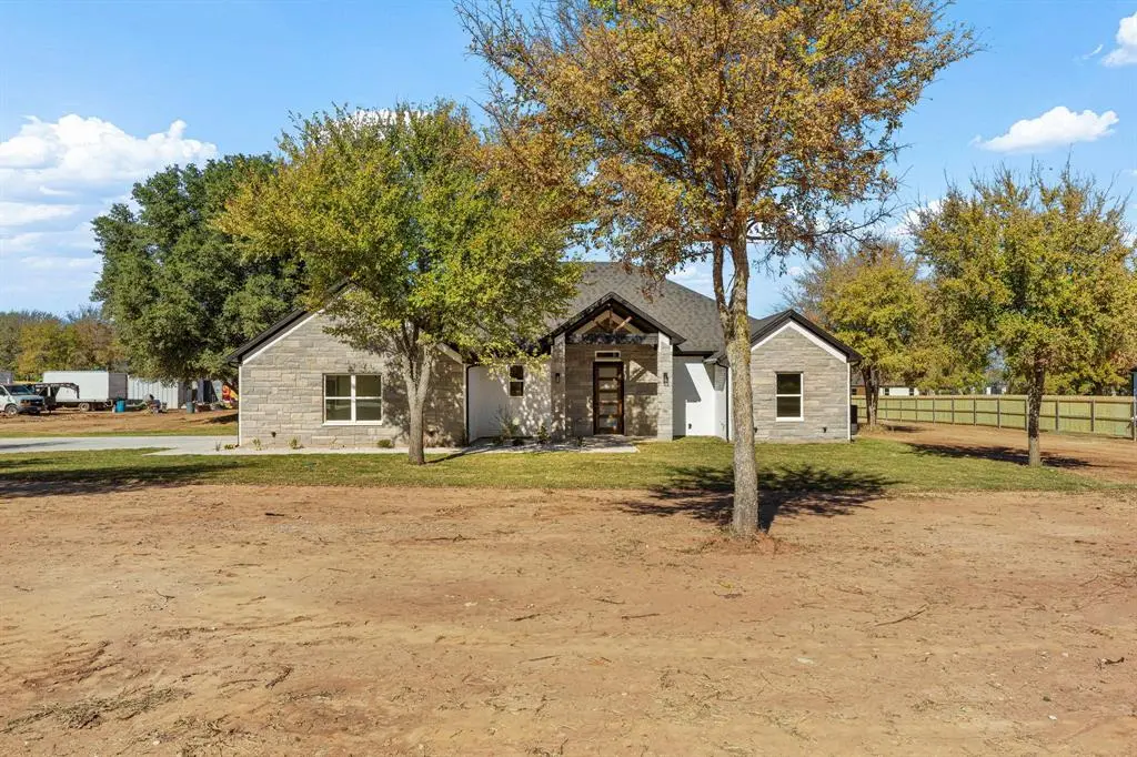 1508 PORTS O CALL Court, Granbury, TX 76048