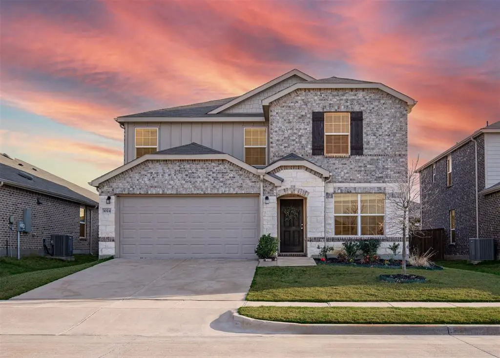 1024 Vernon Drive, Aubrey, TX 76227