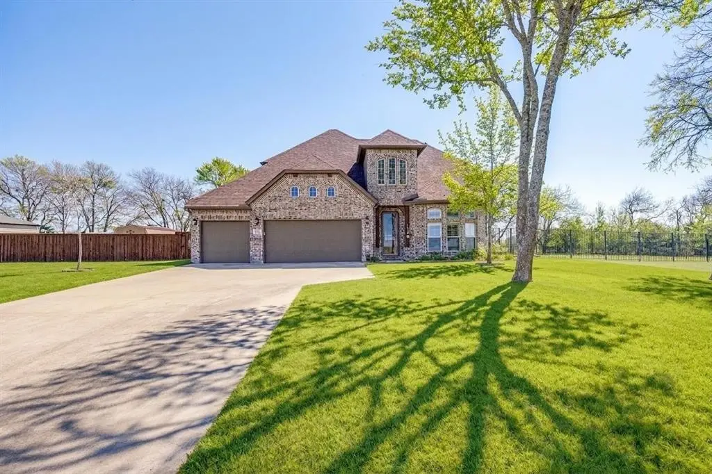 1215 Fire Fly Ridge, Blue Ridge, TX 75424