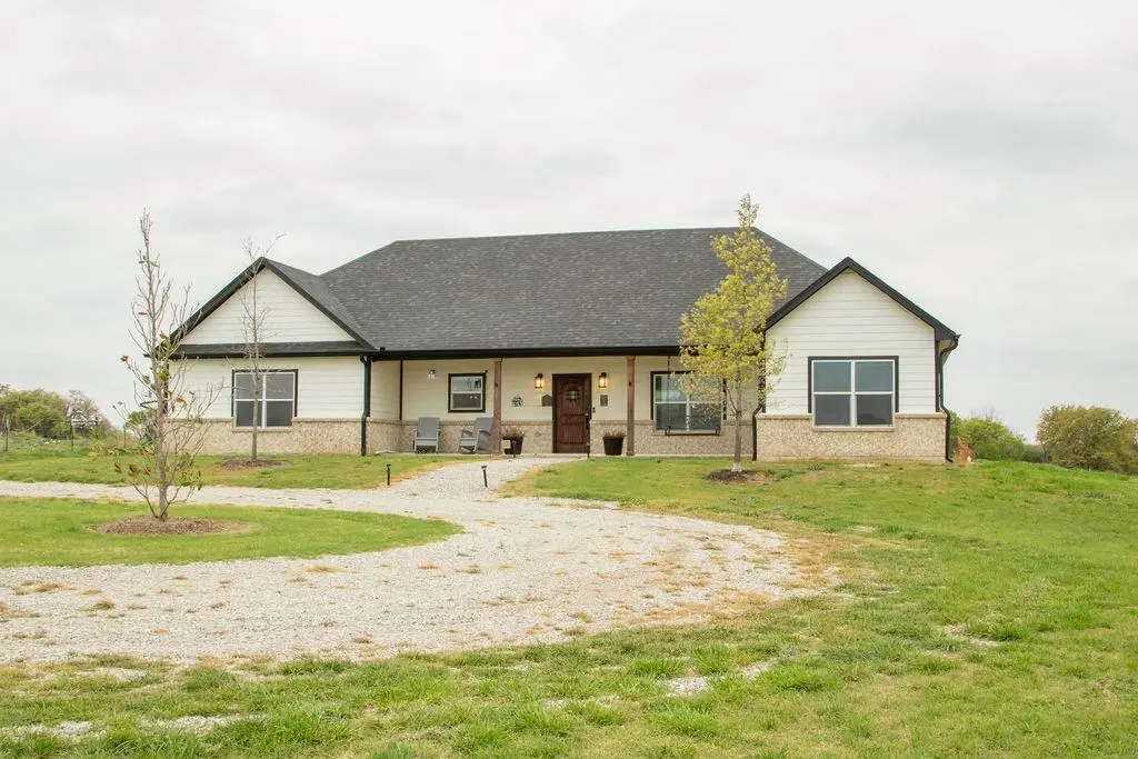 1144 Alamo Road, Montague, TX 76251