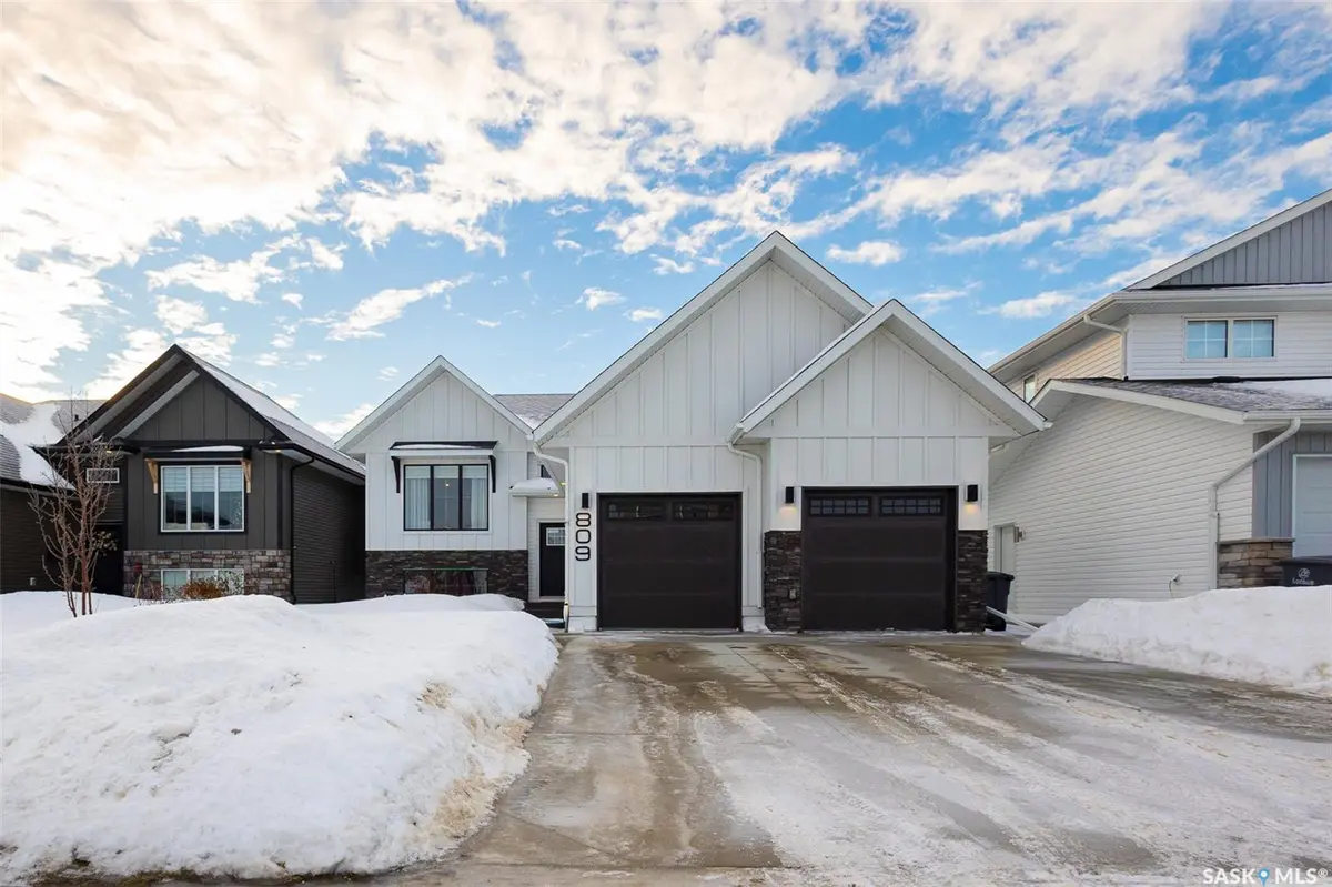 809 Weir CRESCENT, Warman, SK S0K 4S4
