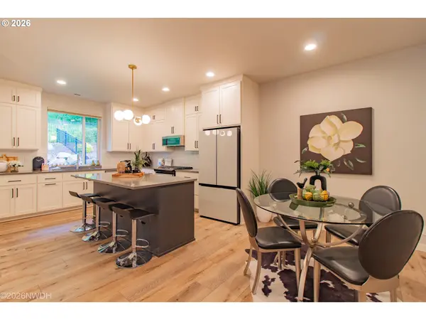 133 SHELTON MCMURPHEY BLVD, Eugene, OR 97401