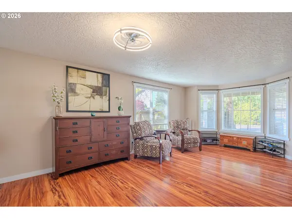 705 NE 158TH AVE, Vancouver, WA 98684