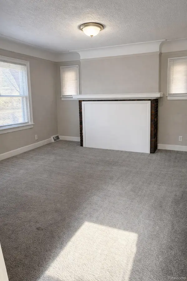 15778 Indiana ST, Detroit, MI 48238