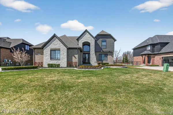 54933 Black Hills LN, Shelby Charter Township, MI 48316