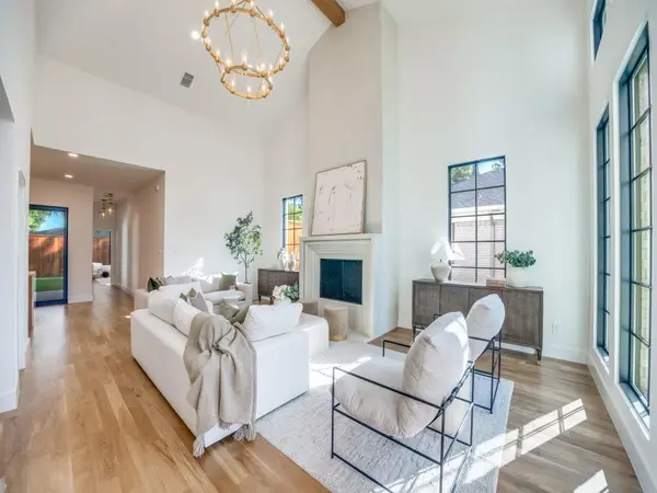 10641 Larchfield Lane, Dallas, TX 75238