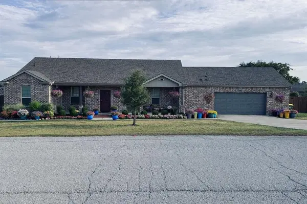 5600 Thoms Court, Fort Worth, TX 76126